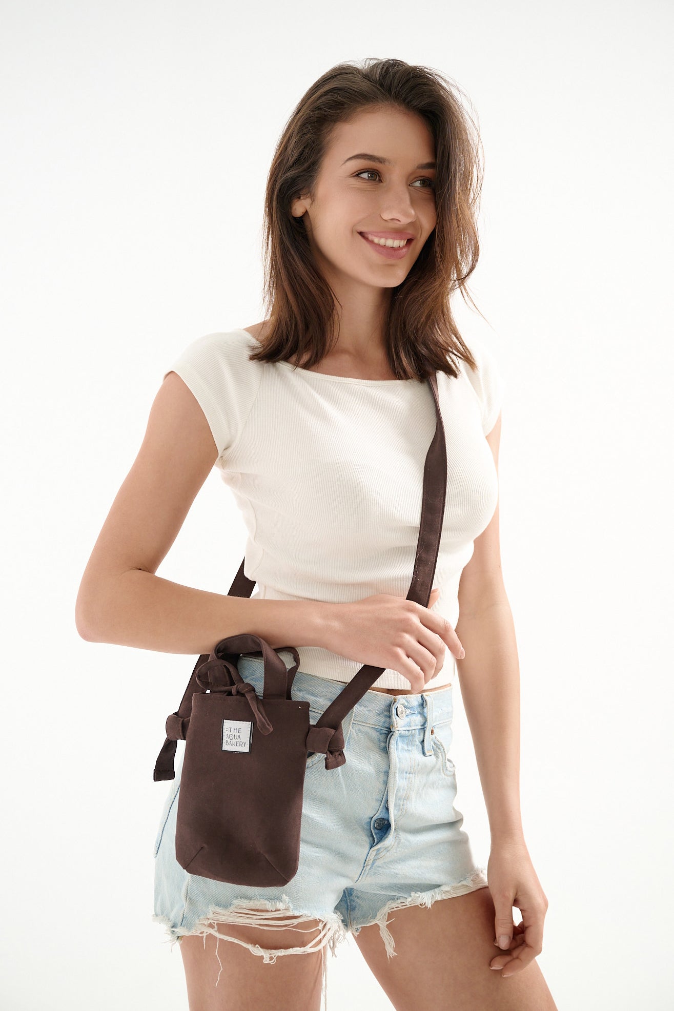Cannoli phone bag in chocolate