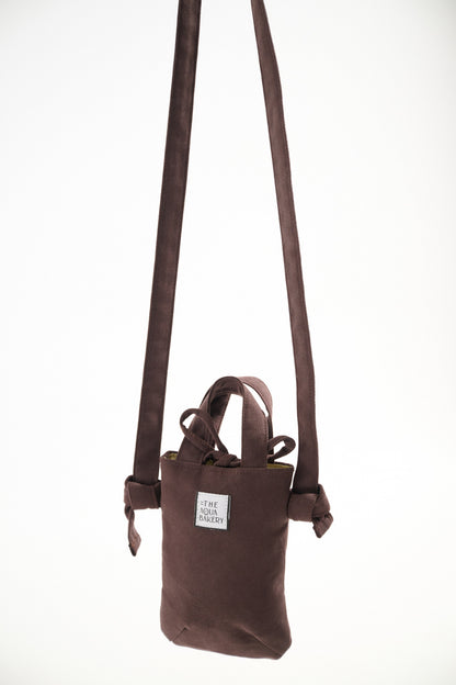 Cannoli phone bag in chocolate